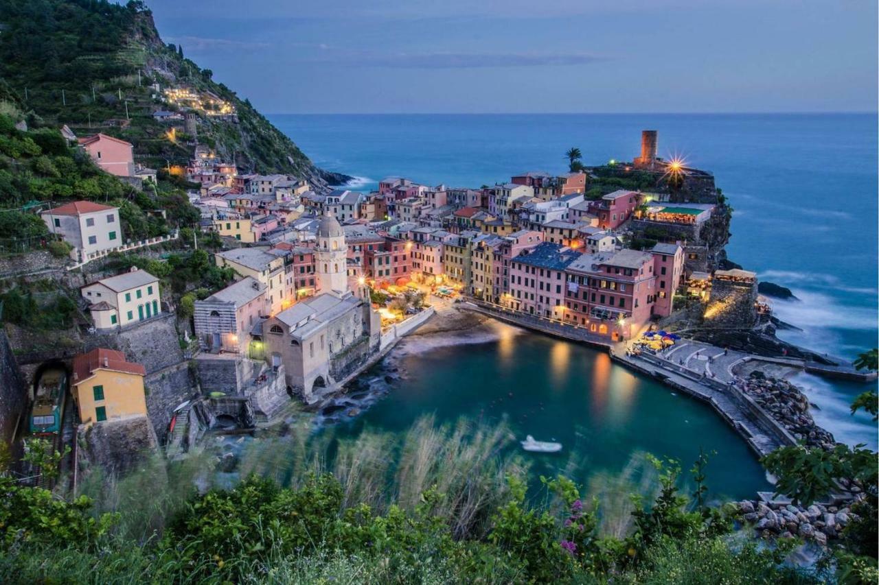 Joivy Family Flat With Little Patio, Cinque Terre Apartment Vernazza Luaran gambar